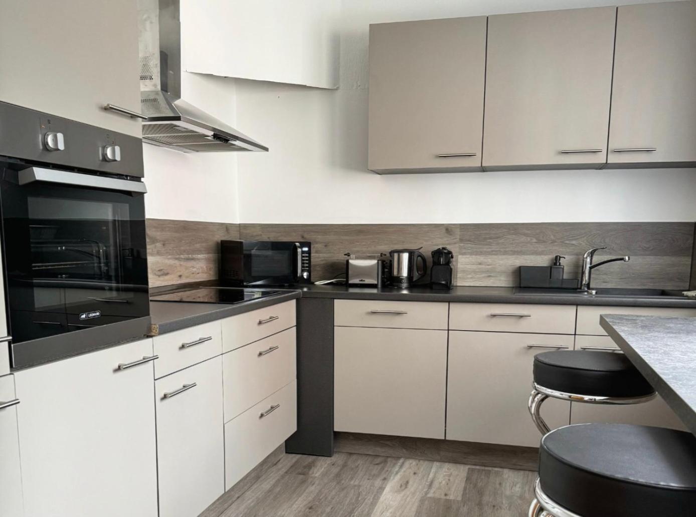 3 Zimmer Apartment Mit Balkon Wuppertal Bagian luar foto